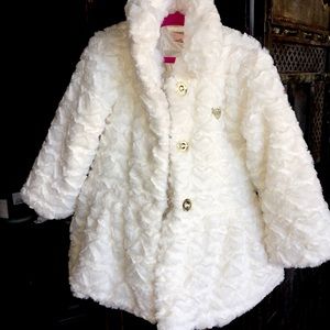 Beautiful White kids Juicy Couture faux fur coat